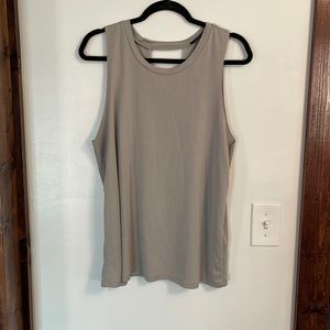 Women’s tank top size X-Large.
